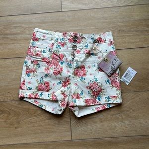 Floral Shorts 🌸
